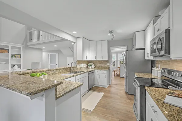 $629,000 | 132 Hidden Fawn Circle, Goose Creek, SC 29445