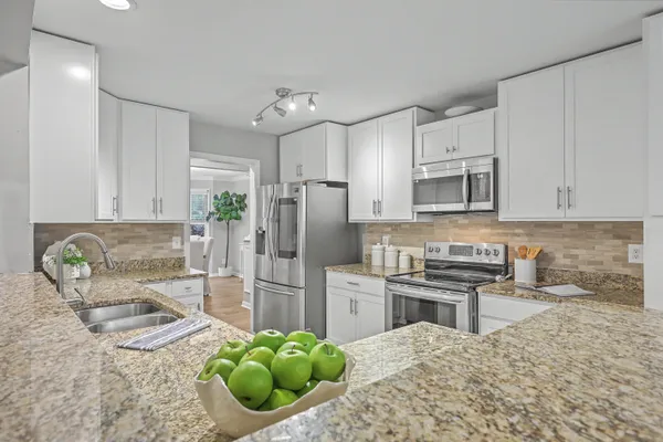 $629,000 | 132 Hidden Fawn Circle, Goose Creek, SC 29445