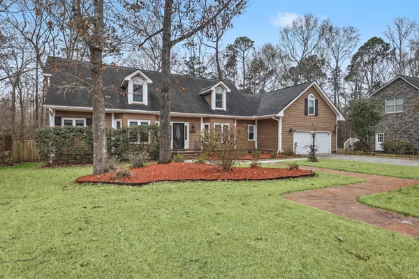 $629,000 | 132 Hidden Fawn Circle, Goose Creek, SC 29445
