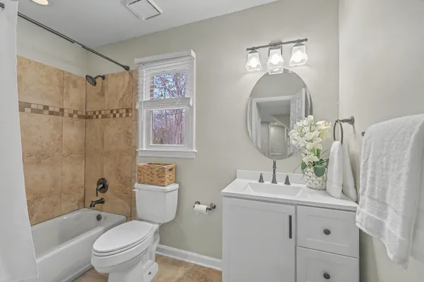 $629,000 | 132 Hidden Fawn Circle, Goose Creek, SC 29445