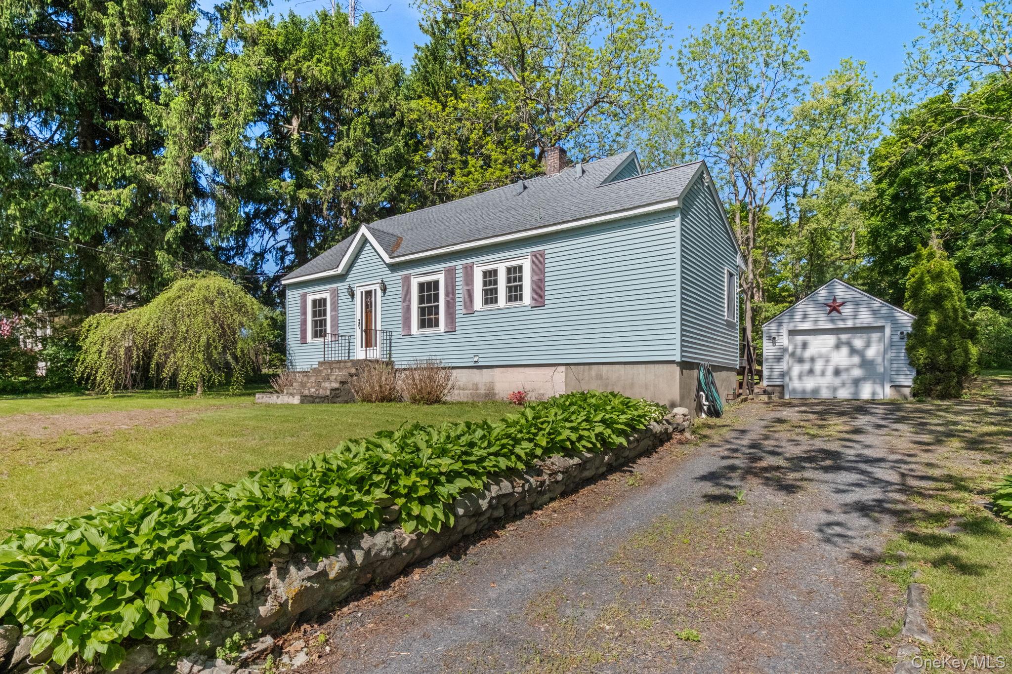 189 Lakeside Road Newburgh, NY 12550 - Photo 2 of 33