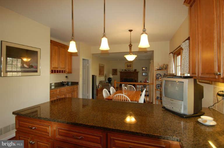 16805 Cashell Road Olney, MD 20832 - Photo 6 of 26 Kitchen