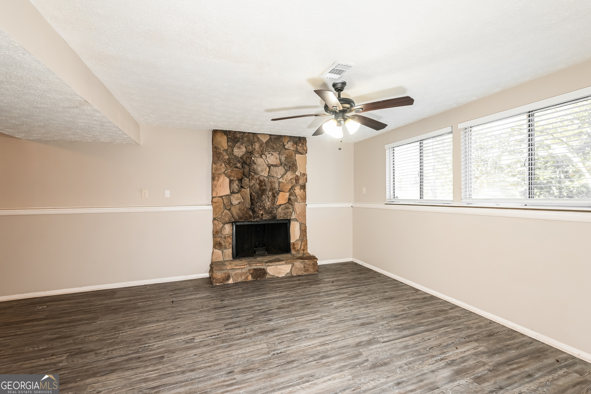 5343 Martins Crossing Road Stone Mountain, GA 30088 - Photo 9 of 22