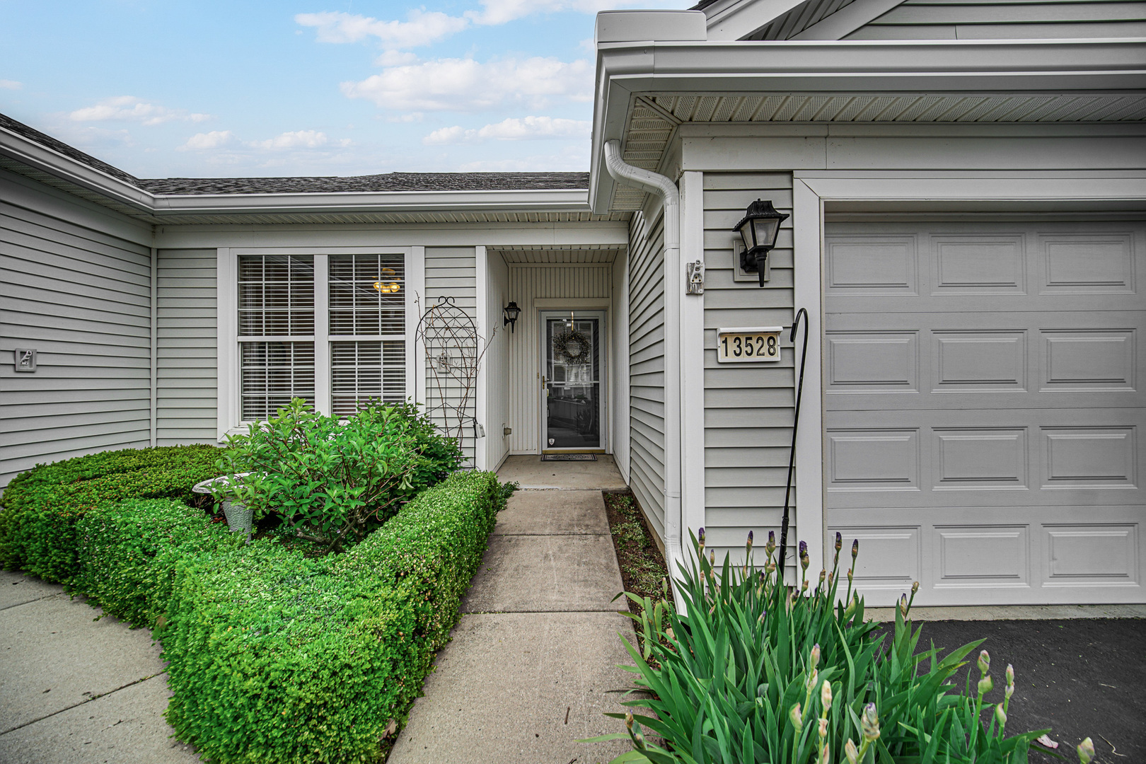 13528 Bonaire Road Huntley, IL 60142 - Photo 2 of 18