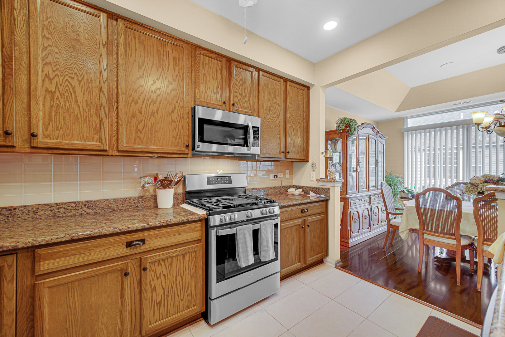 13528 Bonaire Road Huntley, IL 60142 - Photo 9 of 18