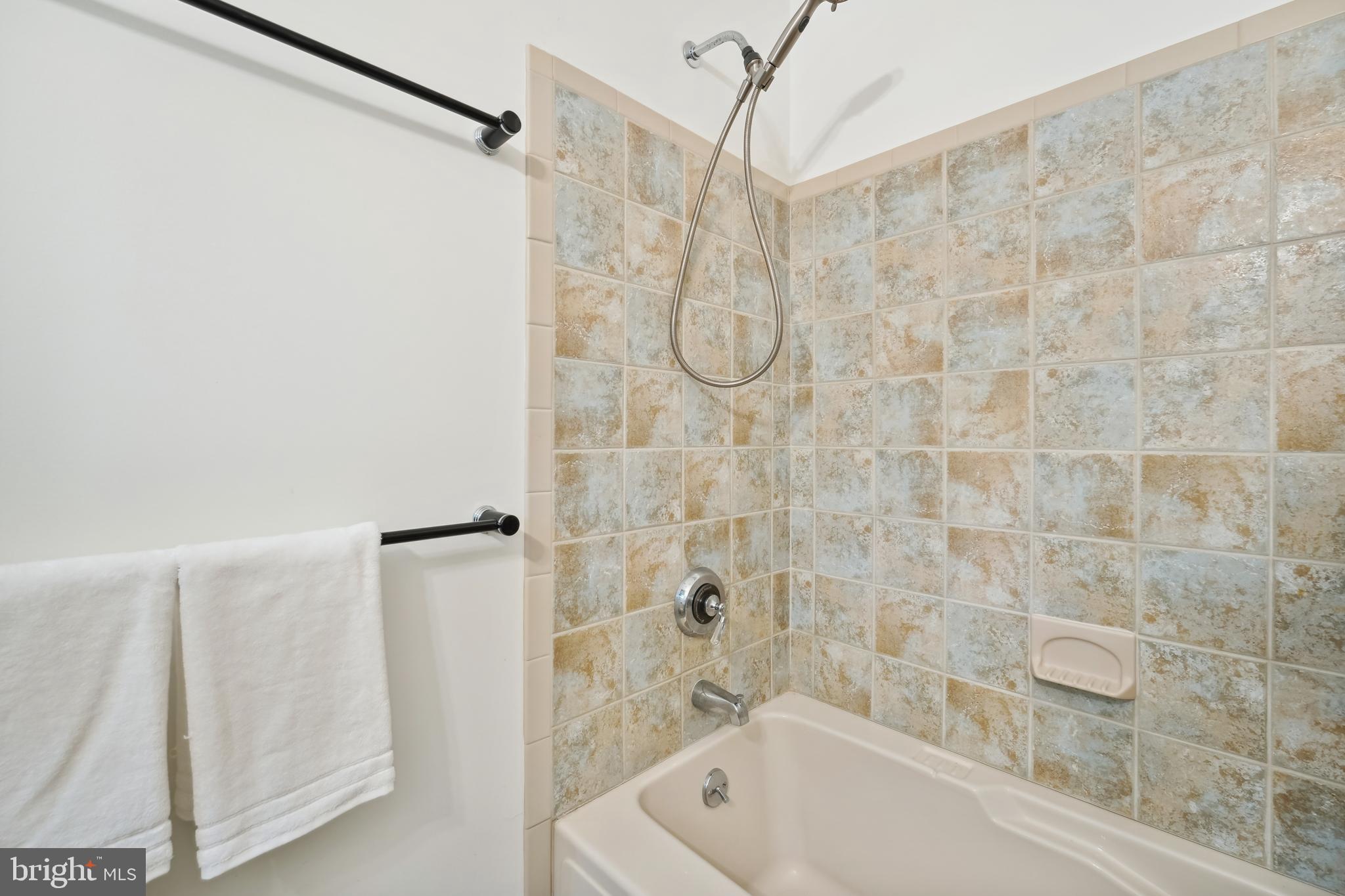 5941 Cherry Hill Road Huntingtown, MD 20639 - Photo 21 of 42 Deep Soaking Tub