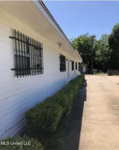 $129,000 | 715 Central Street, Belzoni, MS 39038