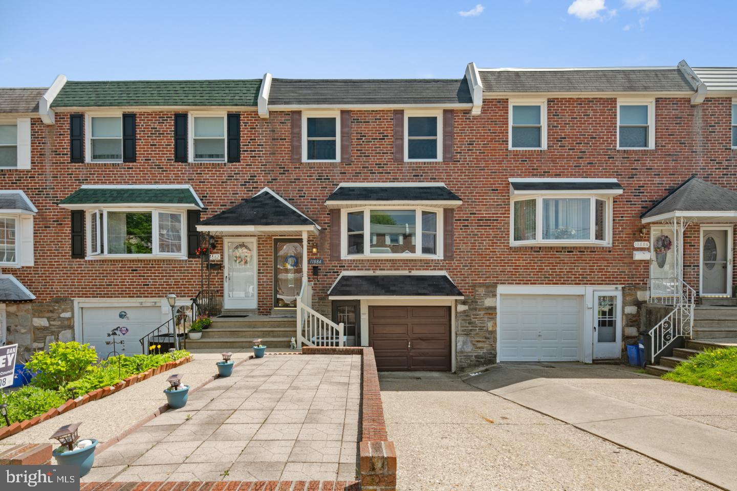 11884 Basile Road Philadelphia, PA 19154 - Photo 2 of 26 Gallery Image 2