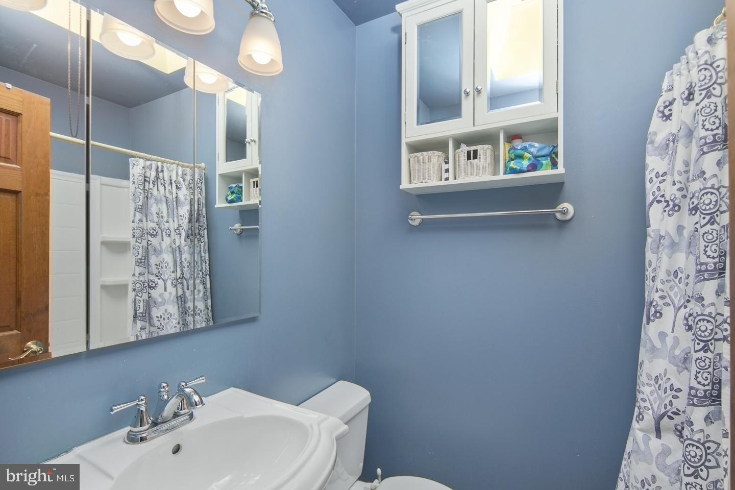 11884 Basile Road Philadelphia, PA 19154 - Photo 24 of 26 2nd Full Bathroom 2nd Floor