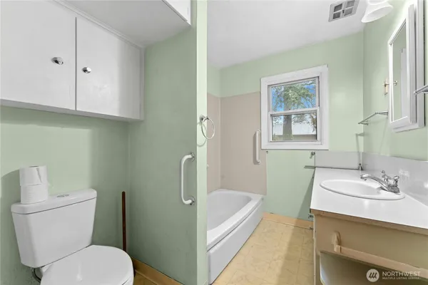 $350,000 | 429 Harvard Avenue, Fircrest, WA 98466