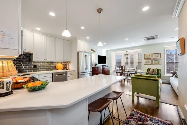 $5,200 | 75 Montgomery Street, Unit 4, Boston, MA 02116