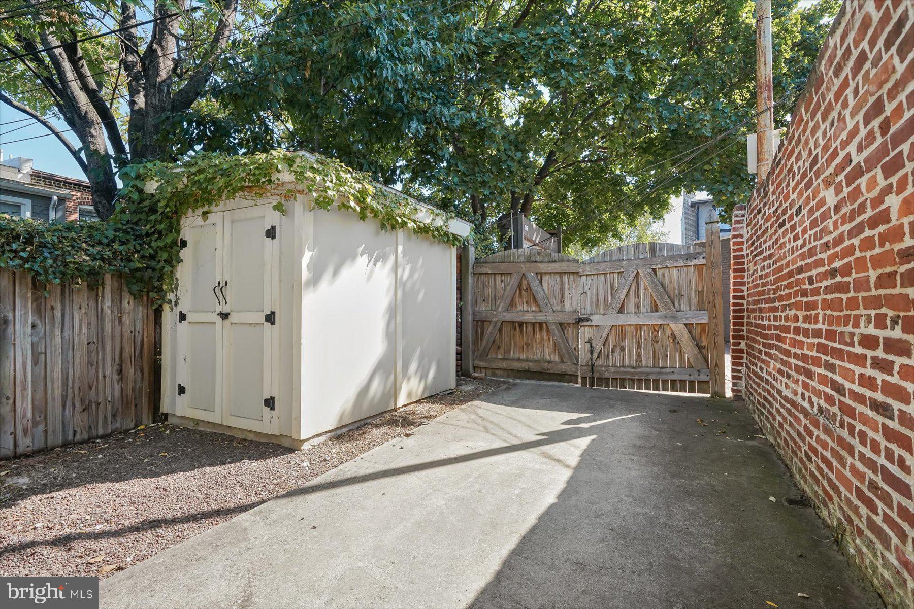 433 10th Street Northeast Washington, DC 20002 - Photo 32 of 33