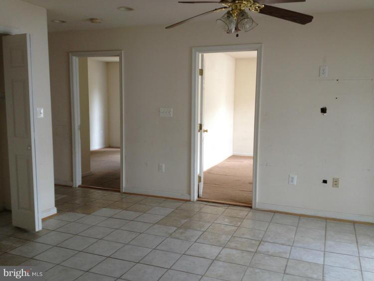 5228 Forman Court Springfield, VA 22151 - Photo 13 of 30 Family Room