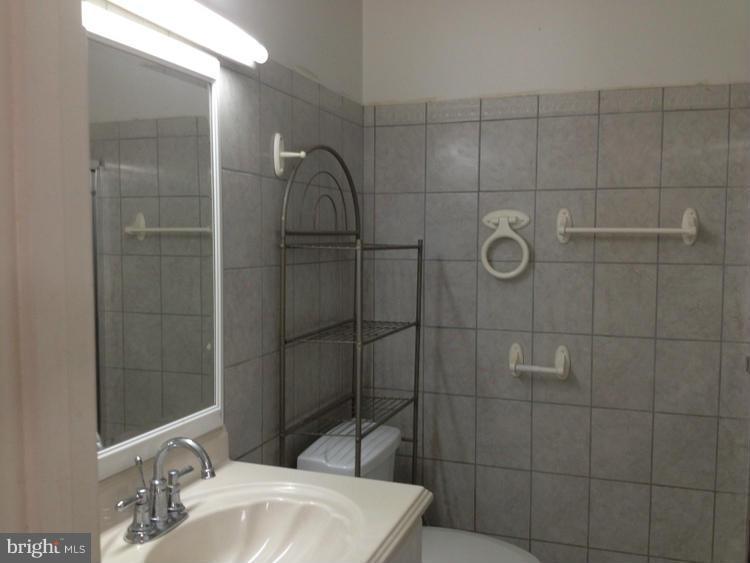 5228 Forman Court Springfield, VA 22151 - Photo 20 of 30 Bath (Master)