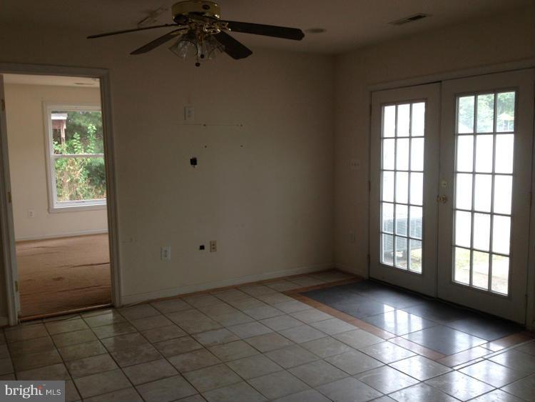 5228 Forman Court Springfield, VA 22151 - Photo 23 of 30 Family Room