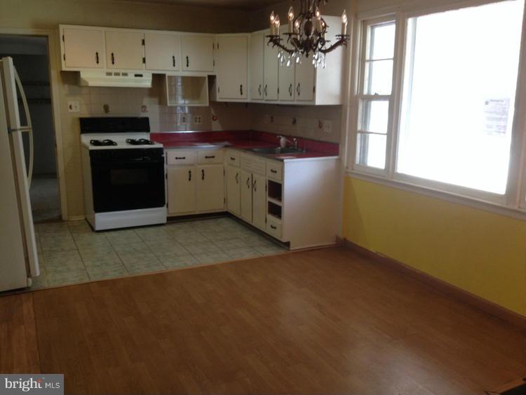 5228 Forman Court Springfield, VA 22151 - Photo 6 of 30 Kitchen