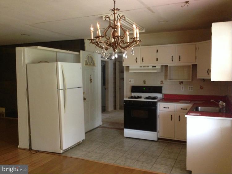 5228 Forman Court Springfield, VA 22151 - Photo 8 of 30 Kitchen