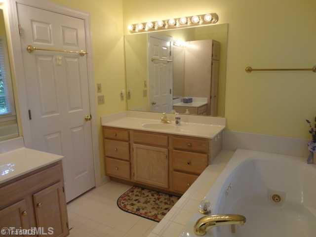 1005 Nuthatch Court High Point, NC 27262 - Photo 11 of 16 Master Bath/Spa. Whirlpool tub and separate shower