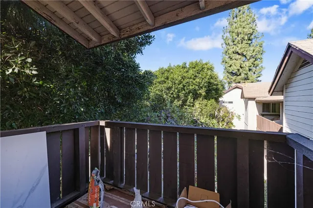 $569,000 | 15080 Victory Boulevard, Unit 205, Van Nuys, CA 91411