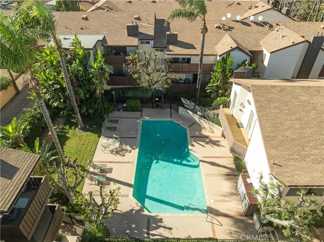 $569,000 | 15080 Victory Boulevard, Unit 205, Van Nuys, CA 91411