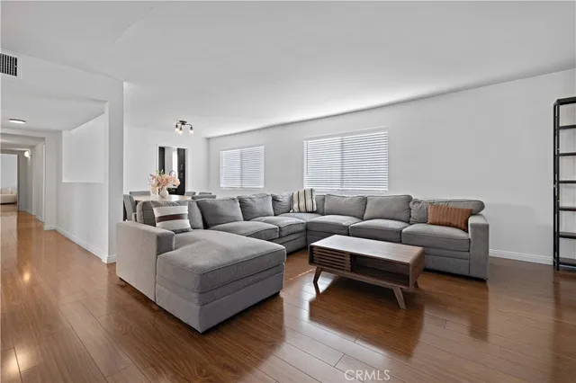 $569,000 | 15080 Victory Boulevard, Unit 205, Van Nuys, CA 91411