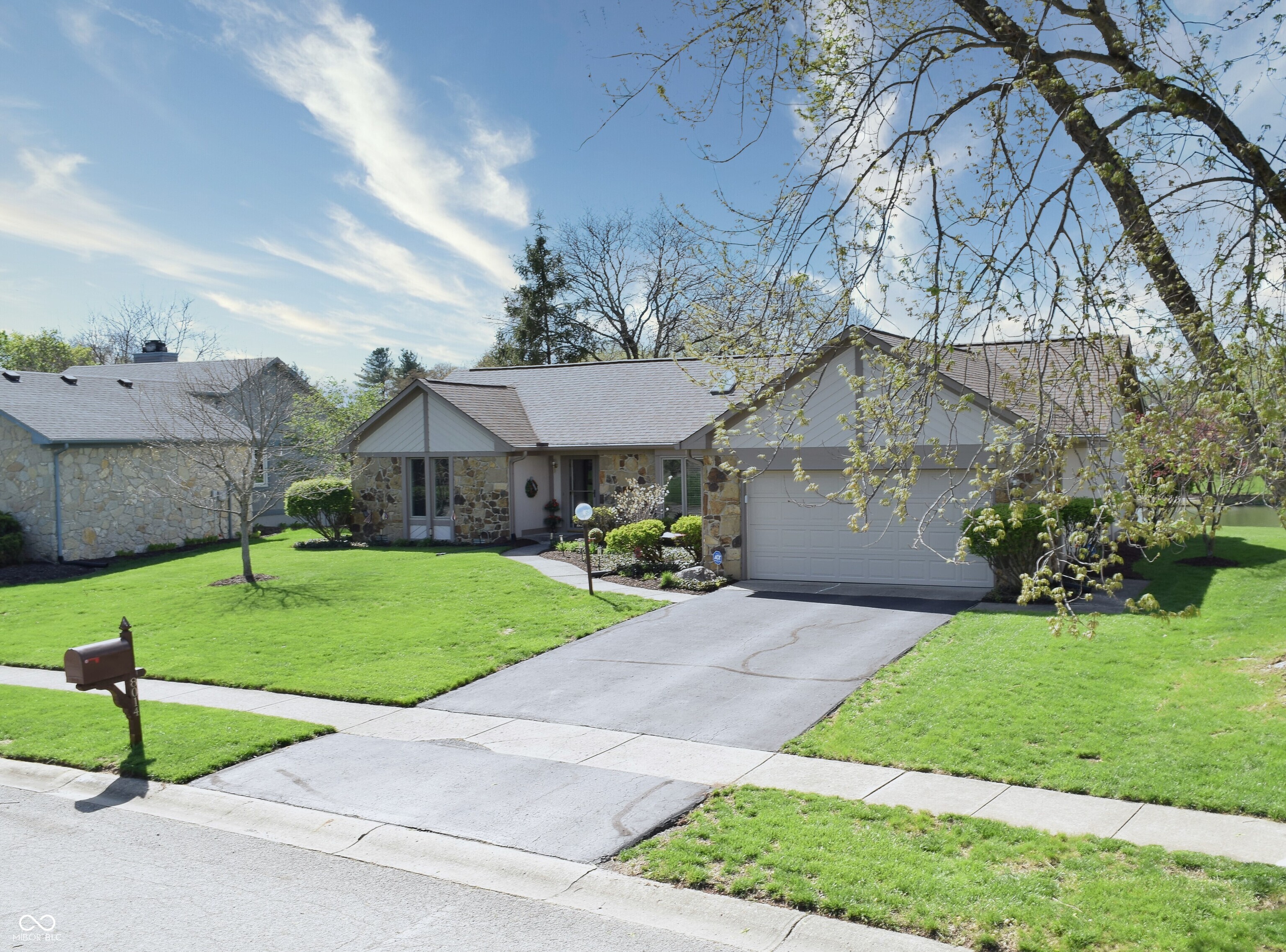 8014 Bayview Point Indianapolis, IN 46256 - Photo 3 of 32