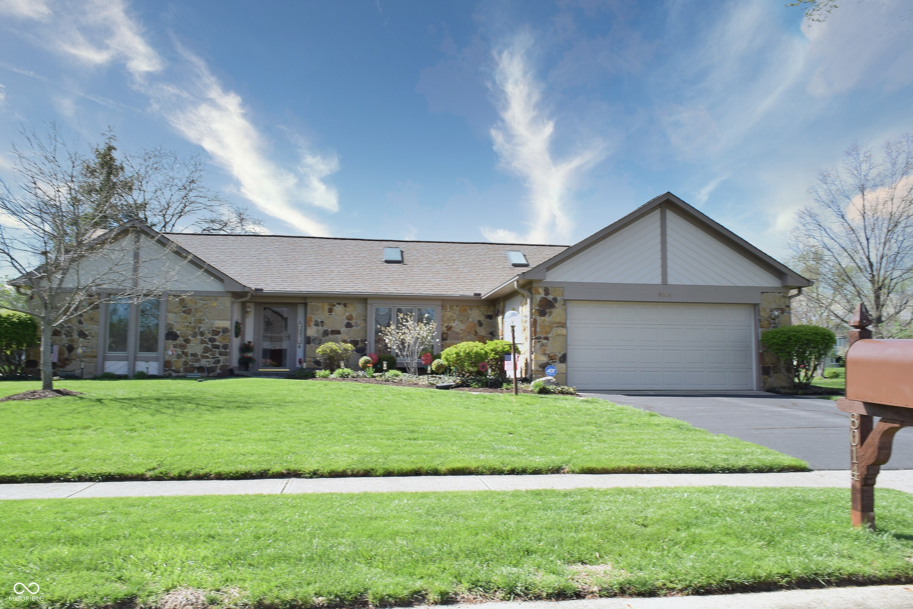 8014 Bayview Point Indianapolis, IN 46256 - Photo 4 of 32