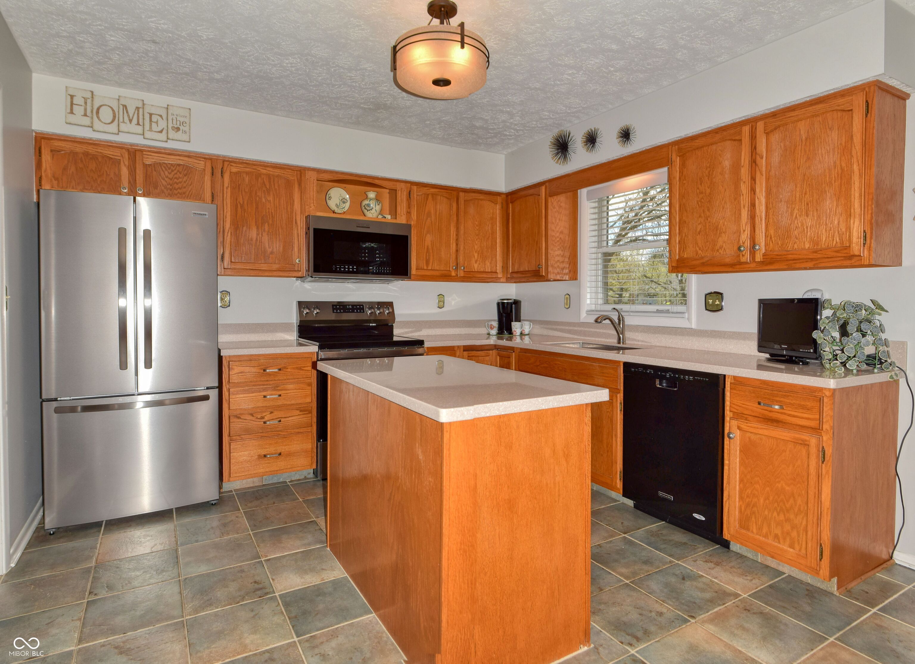 8014 Bayview Point Indianapolis, IN 46256 - Photo 10 of 32