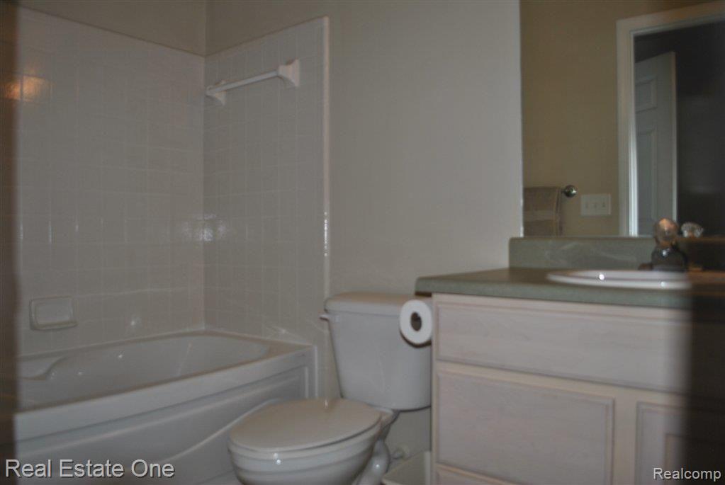 41829 Mitchell Road Novi, MI 48377 - Photo 17 of 21 Master Bath 1.1.JPG