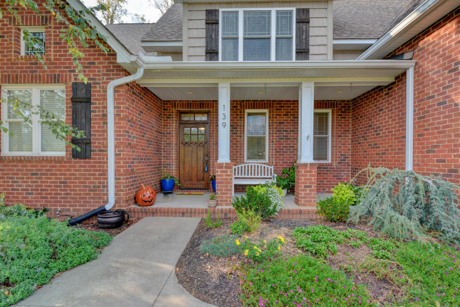 139 Crossroads Boulevard Oak Ridge, TN 37830 - Photo 3 of 29 20180222034406532147000000-o