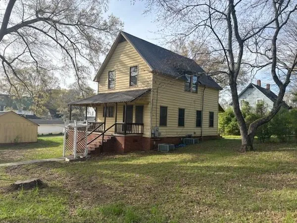 $220,000 | 219 Grove Avenue Southeast, Lindale, GA 30147