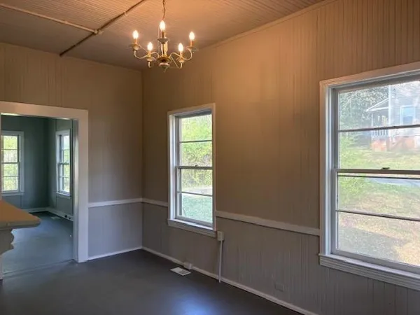 $220,000 | 219 Grove Avenue Southeast, Lindale, GA 30147