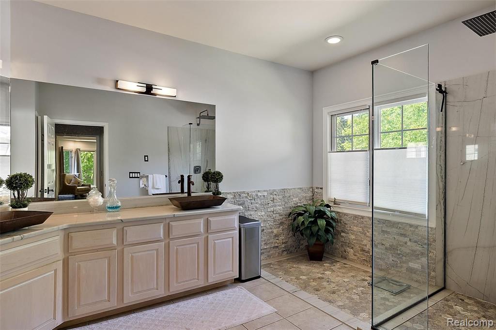 3501 Warwick Drive Rochester Hills, MI 48309 - Photo 24 of 67