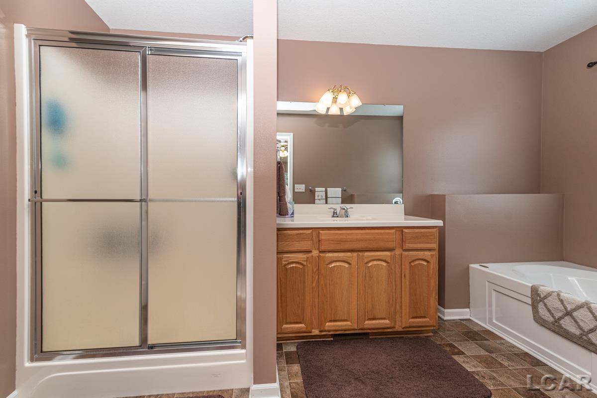 3152 Cobblestone Ridge Tecumseh, MI 49286 - Photo 23 of 52 50059854-22.JPG