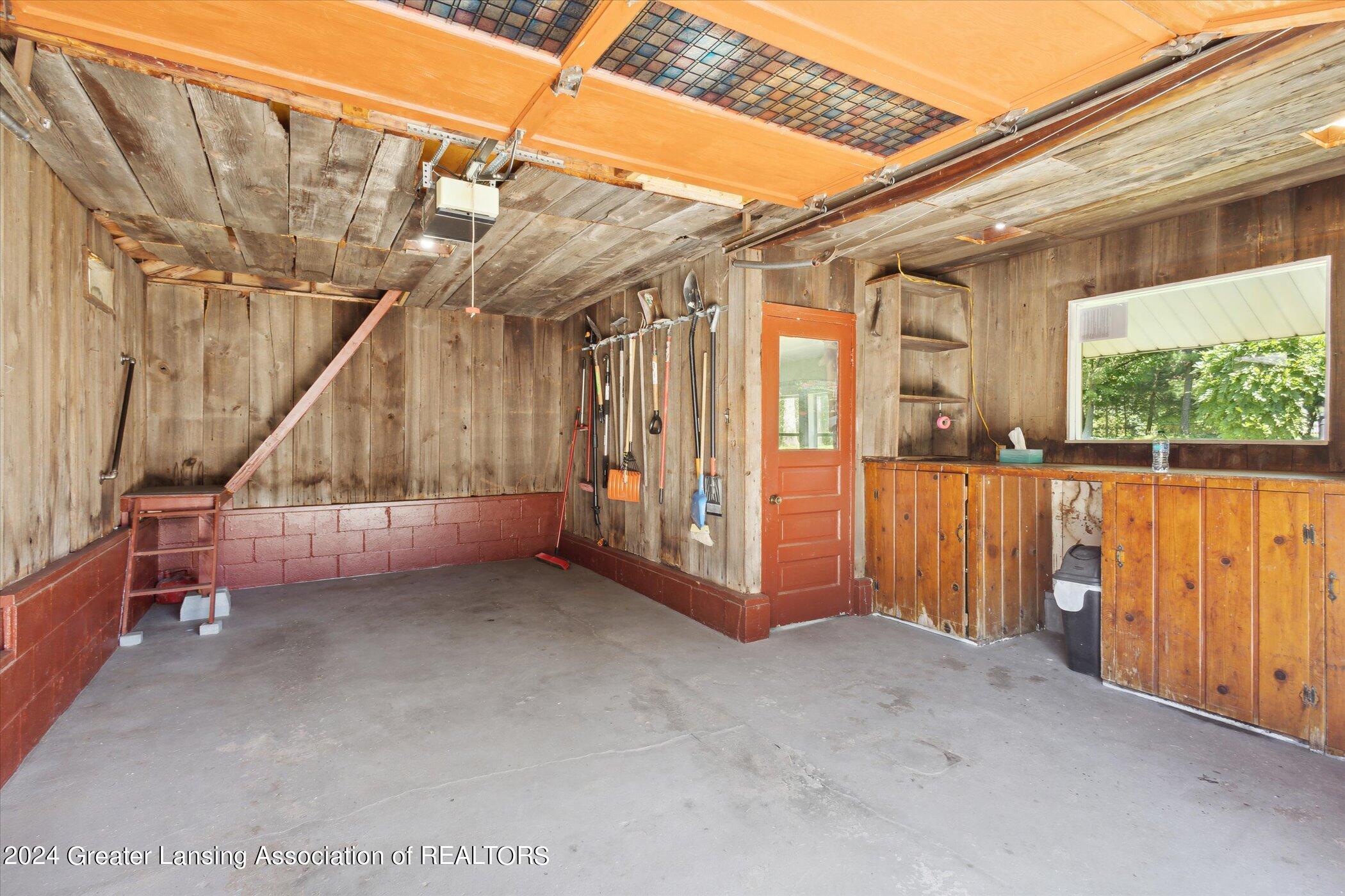 2115 Wabash Road Lansing, MI 48910 - Photo 30 of 31 33-2115-Wabash-Rd-Lansing-MI-48910-Windo