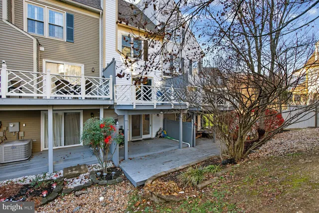 $2,700 | 12859 Mill House Court, Woodbridge, VA 22192