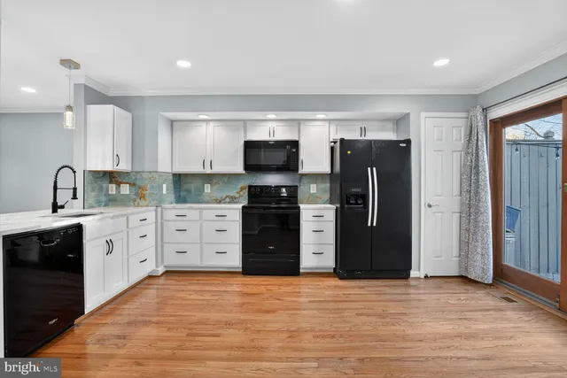 $2,700 | 12859 Mill House Court, Woodbridge, VA 22192