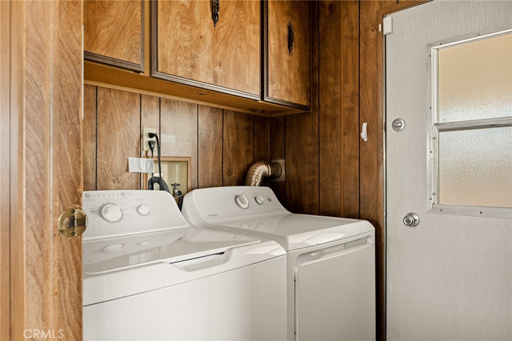 12367 4th Street Yucaipa, CA 92399 - Photo 17 of 19 a utility room with dryer and washer