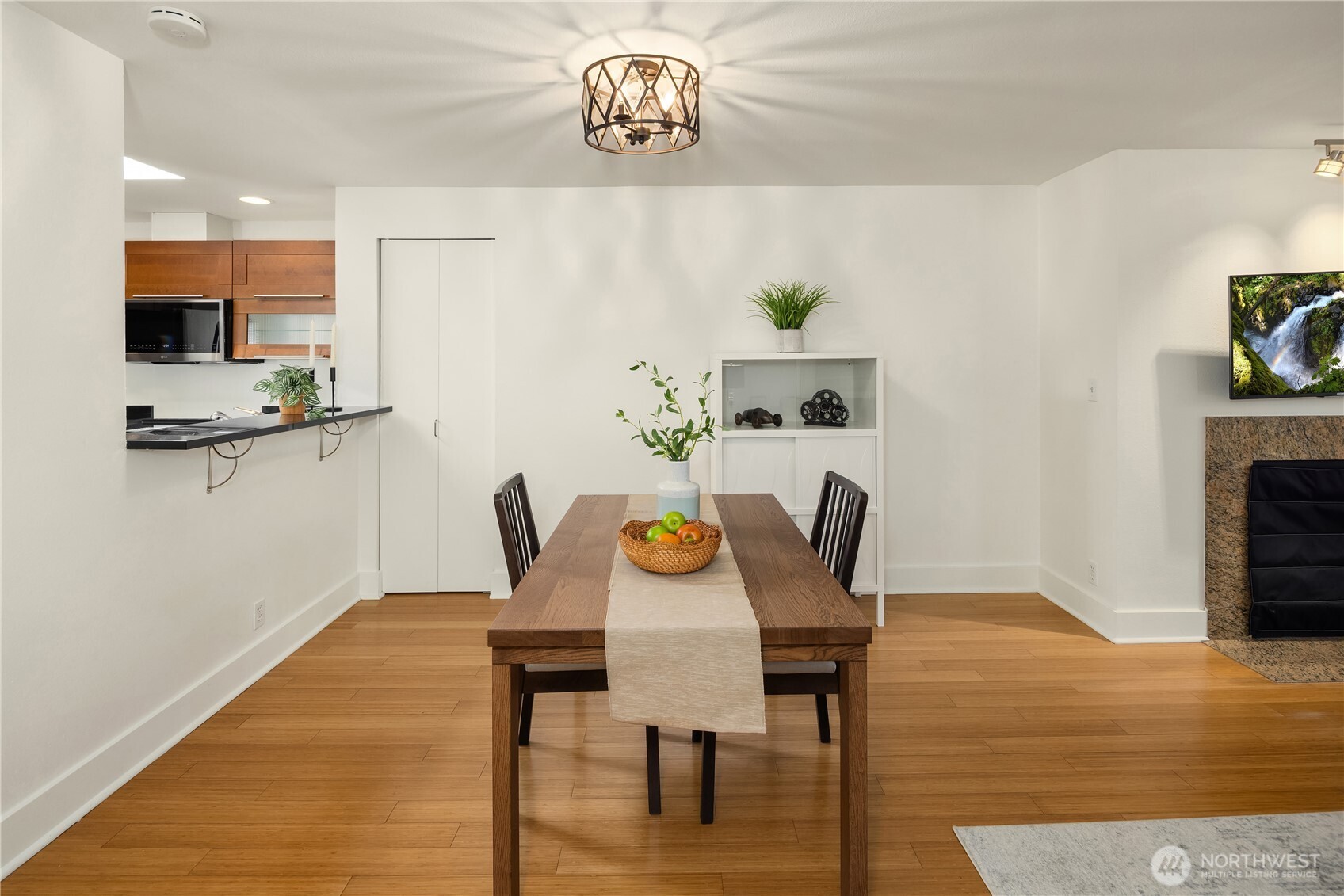 7323 Sand Point Way Northeast, Unit 312 Seattle, WA 98115 - Photo 6 of 21 Gallery Image 6