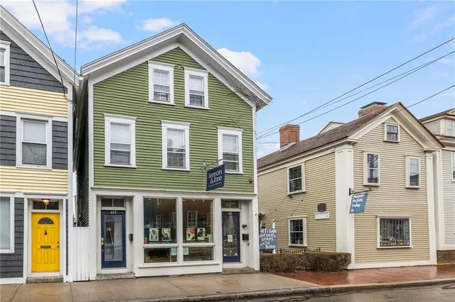 $8,000 | 423 Thames Street, Newport, RI 02840
