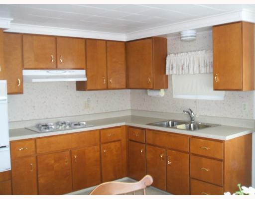 513 Center Hill Road Plum, PA 15239 - Photo 3 of 13 Kitchen.
