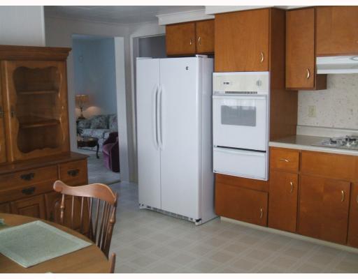 513 Center Hill Road Plum, PA 15239 - Photo 4 of 13 Kitchen.
