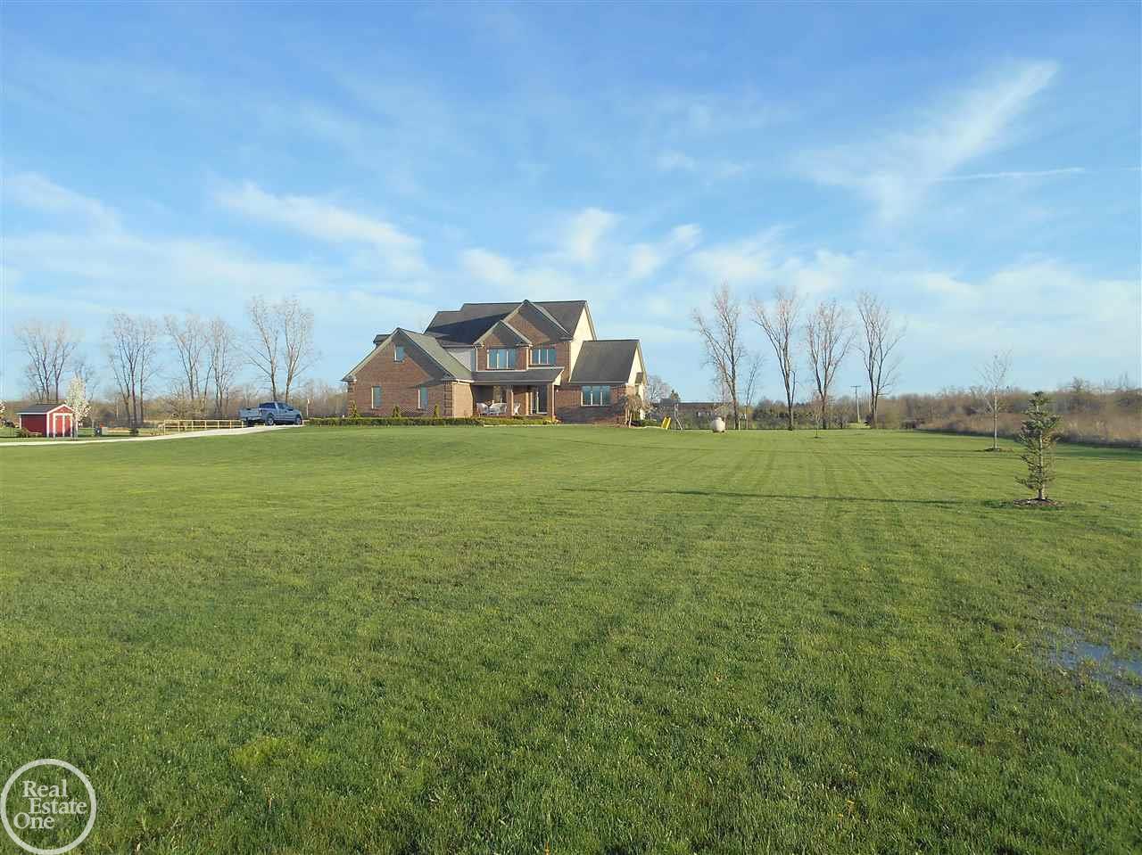 8765 Bartel Road Columbus, MI 48063 - Photo 31 of 31 31317812-30.JPG