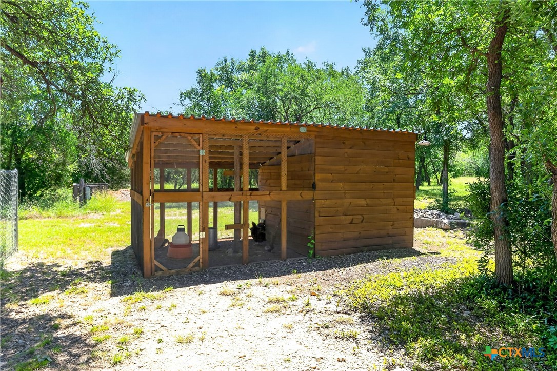 104 Winding River Road Killeen, TX 76549 - Photo 24 of 43 Chicken coop conveys