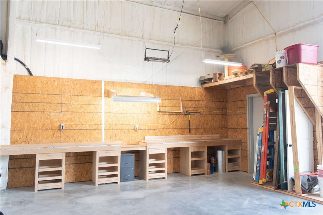 104 Winding River Road Killeen, TX 76549 - Photo 30 of 37 Built-ins convey