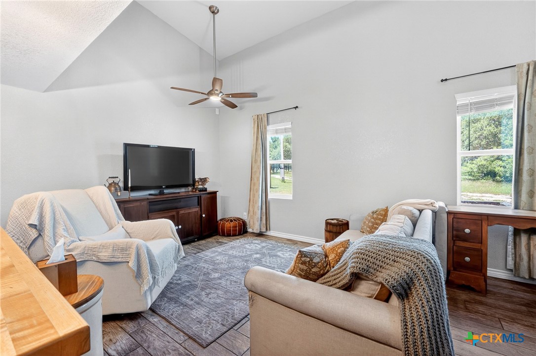 104 Winding River Road Killeen, TX 76549 - Photo 4 of 43