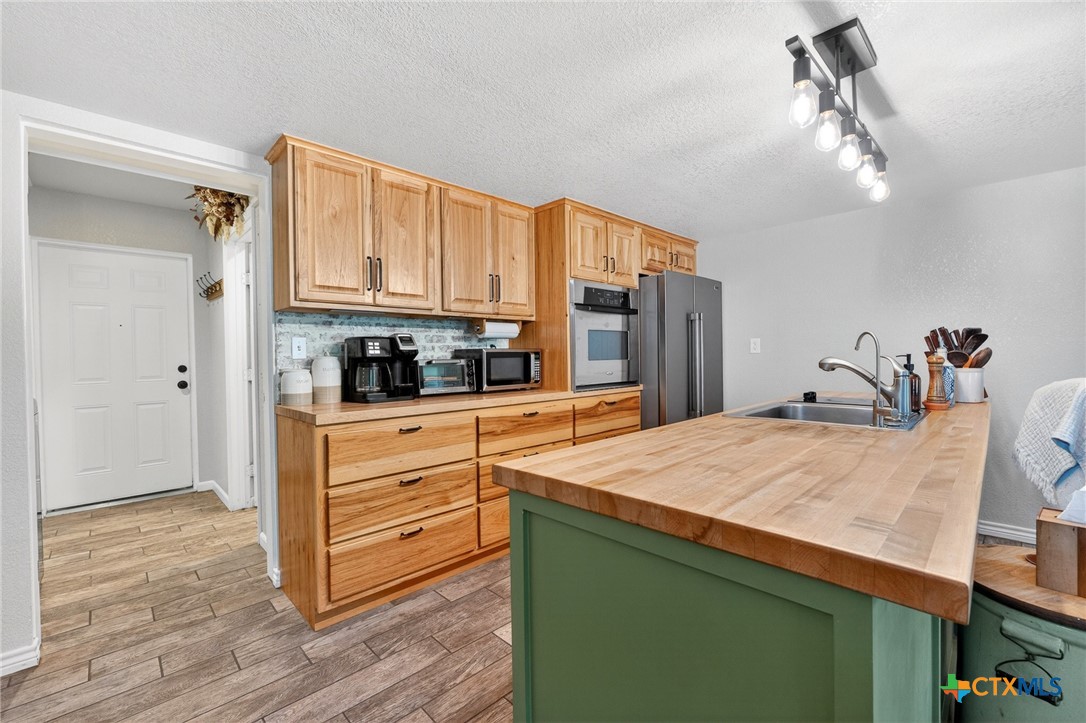 104 Winding River Road Killeen, TX 76549 - Photo 8 of 43
