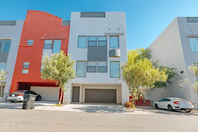 a car parked in front of a building