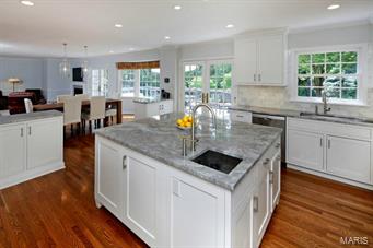 628 High Hampton Road Ladue, MO 63124 - Photo 11 of 27