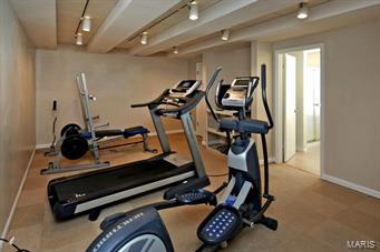 628 High Hampton Road Ladue, MO 63124 - Photo 24 of 27